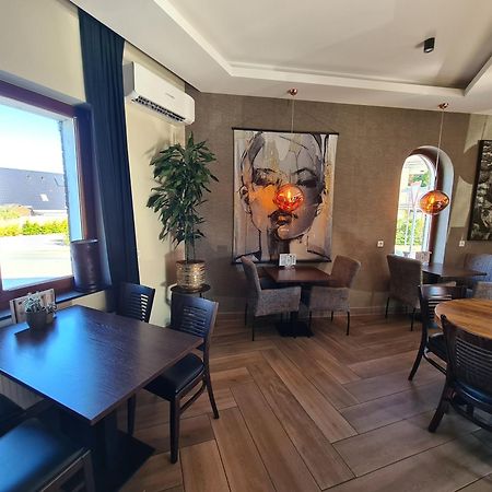 שטיינפורט 3 Monkeys Hotel מראה חיצוני תמונה