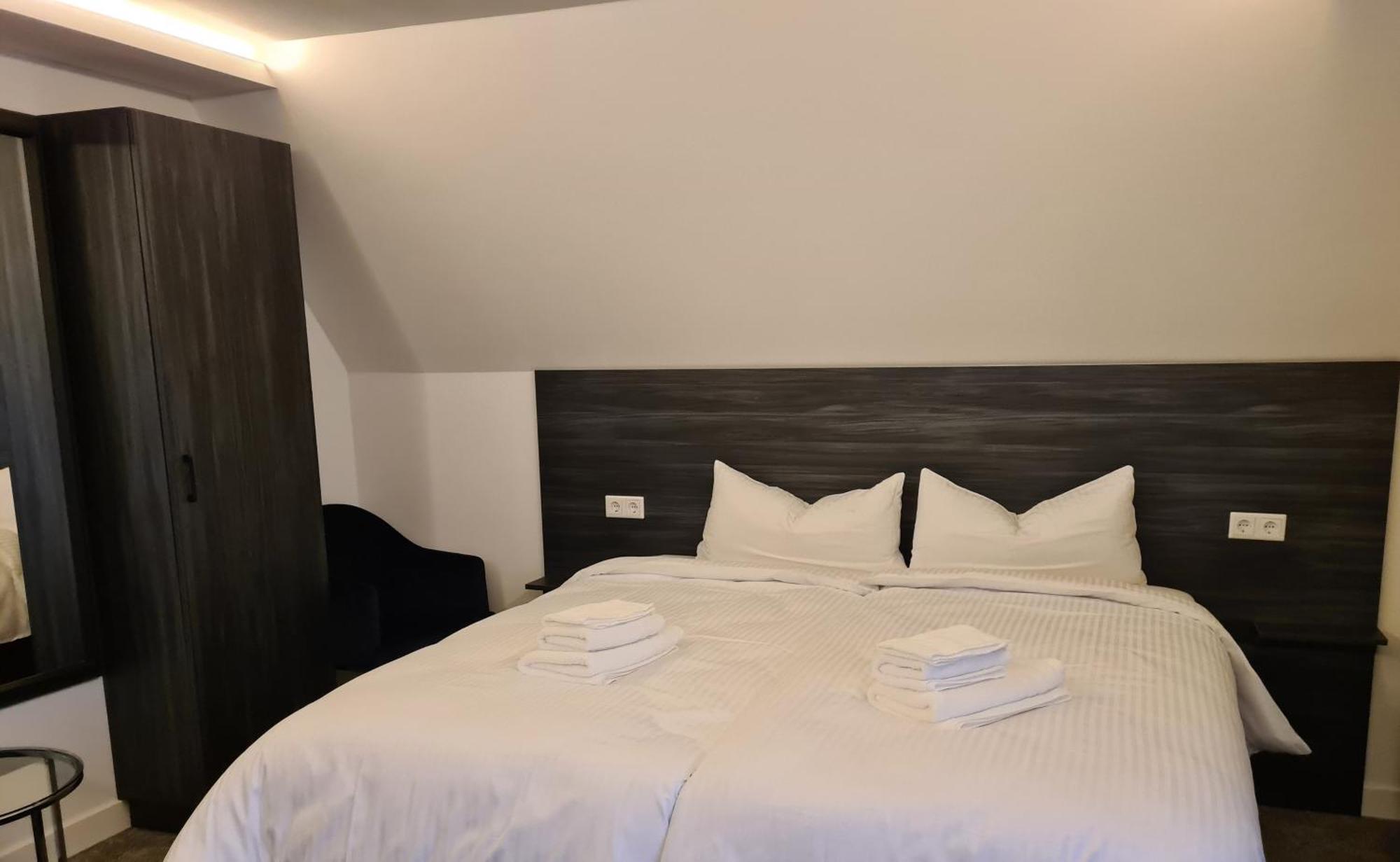 שטיינפורט 3 Monkeys Hotel מראה חיצוני תמונה